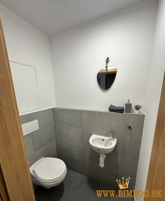 Exkluzívne Vám ponúkame na predaj pozemok na výstavbu rodinného domu s výmerou 684 m² v obci Hviezdo