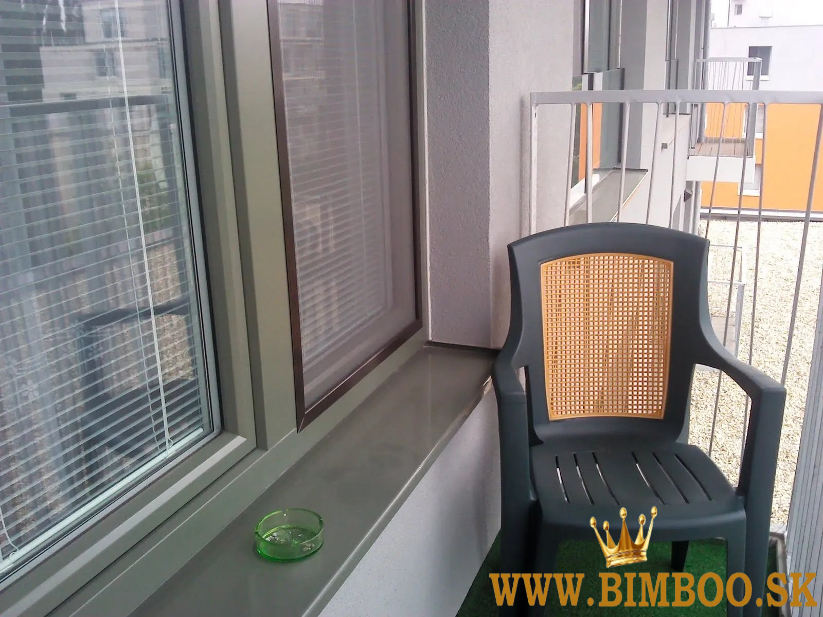  2-izbový byt s parkovacím státím – Nevädzová (OC RETRO),