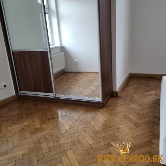  Prenájom  3 izbový byt  Klemensovej ul