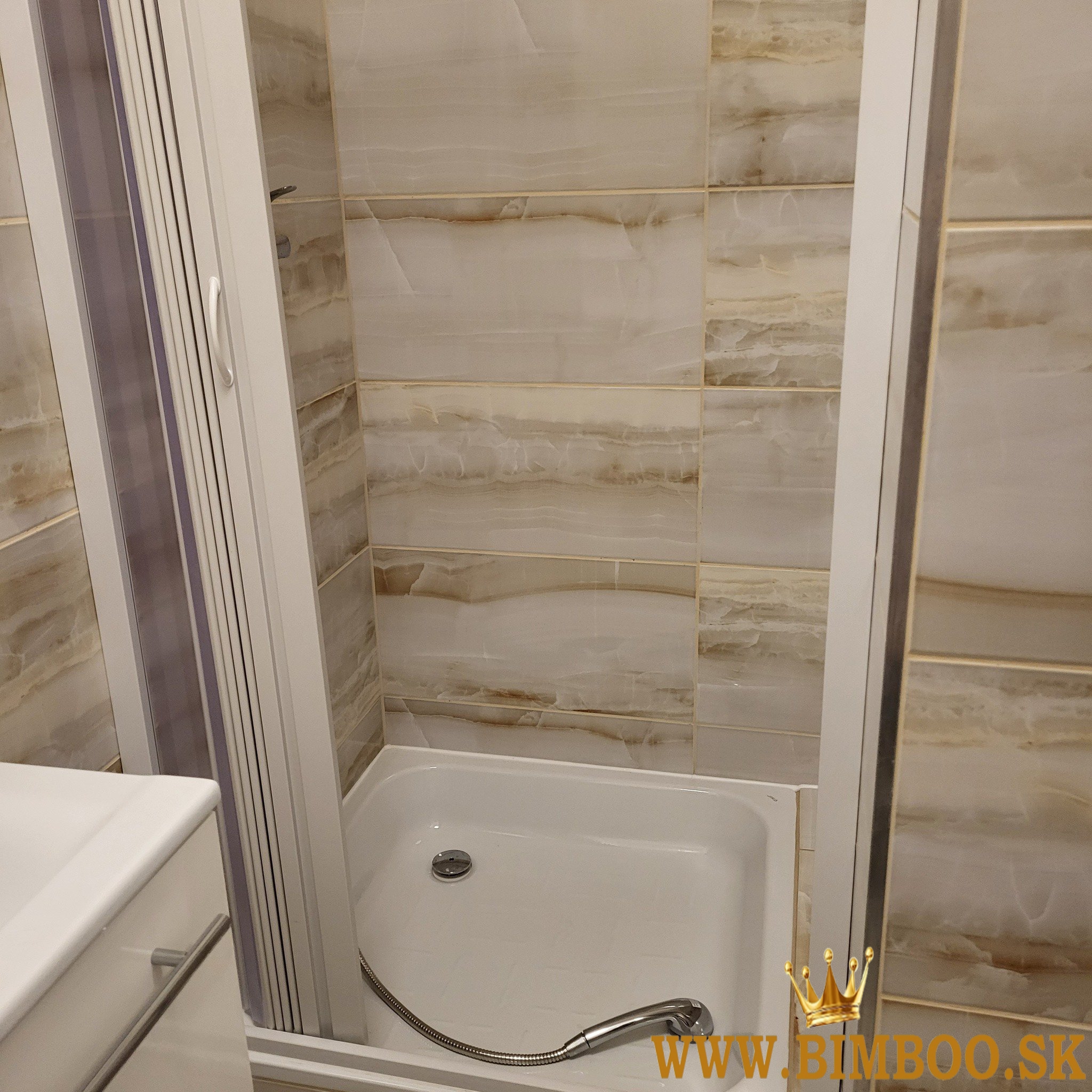 ???? Prenájom kompletne zariadenej garzónky – Majerská ulica, 