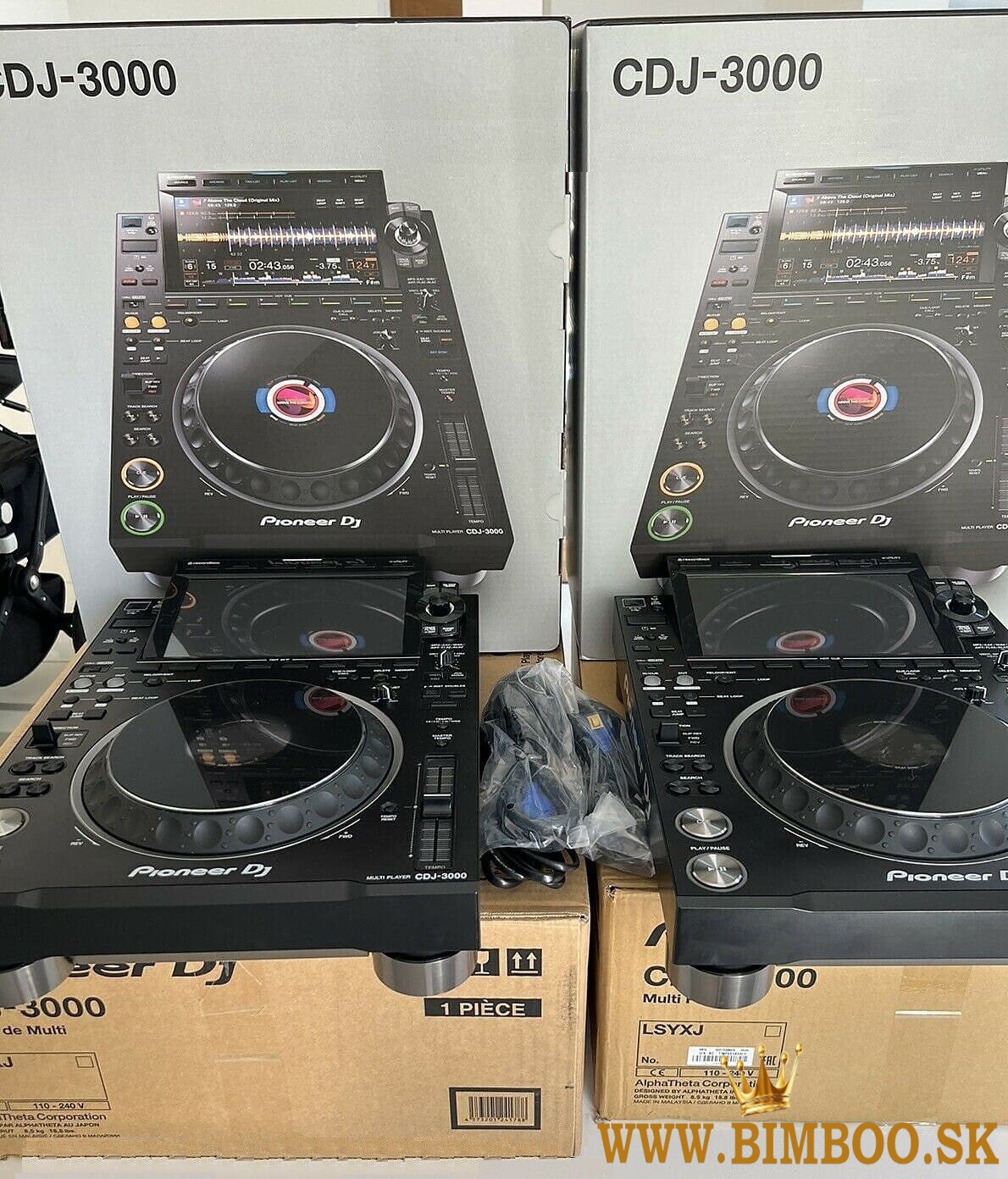 2x Pioneer DJ CDJ-3000-W + 1x DJM-900NXS2-W, Pioneer DJ DJM-V10-LF, Pioneer DJM-A9, Pioneer CDJ-Tour