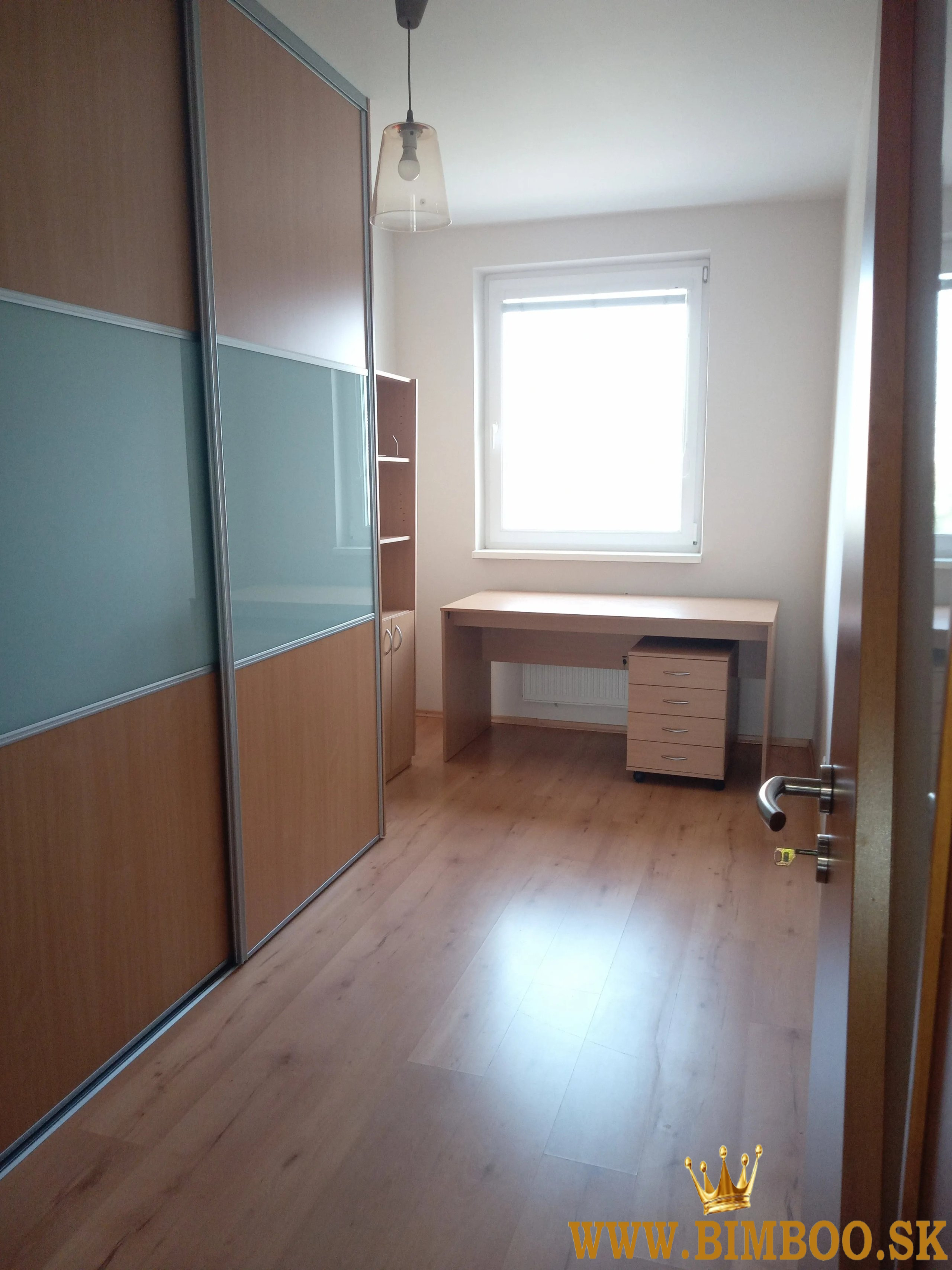 Prenájom 4-izbového bytu – Jiráskova ulica, Bratislava –