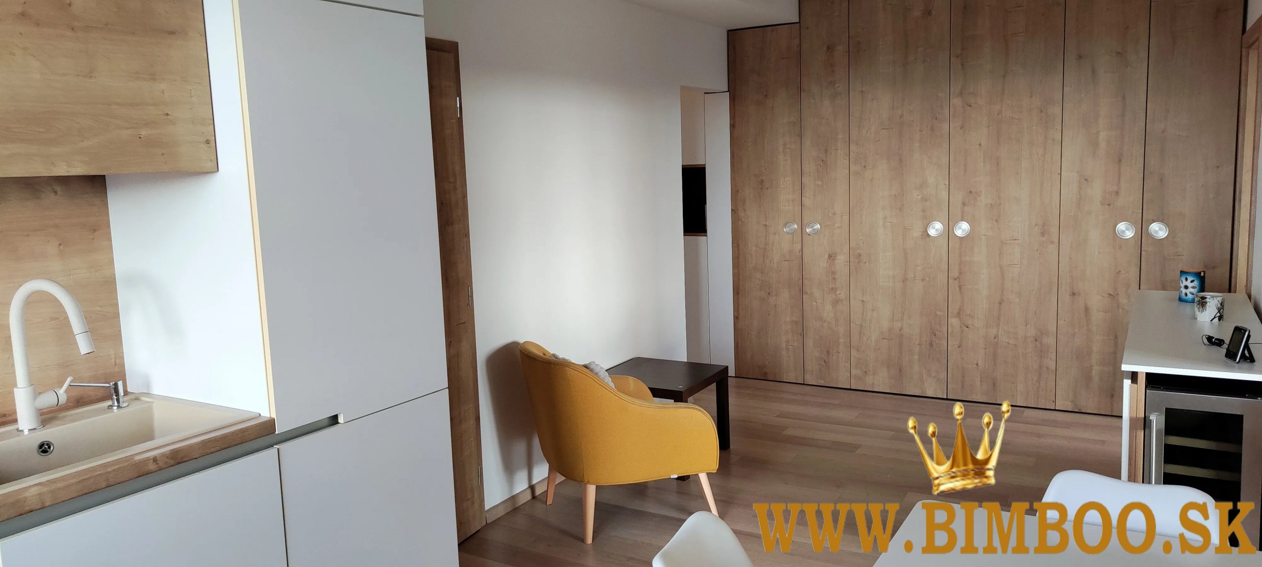 Prenájom – svetlý a priestranný 2,5-izbový byt, Komárnická ulica, 