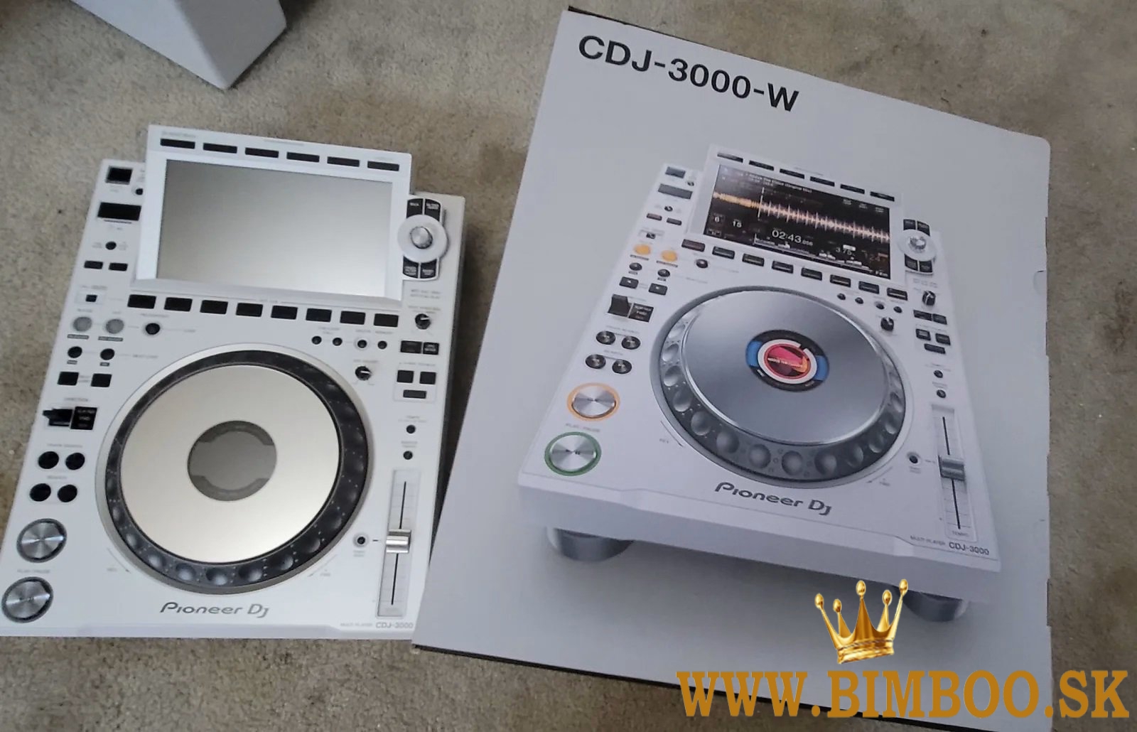 2x Pioneer DJ CDJ-3000-W + 1x DJM-900NXS2-W, Pioneer DJ DJM-V10-LF, Pioneer DJM-A9, Pioneer CDJ-Tour