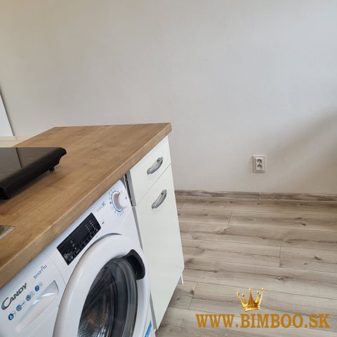 Prenájom 4-izbového bytu v centre – Šoltésovej ulica (