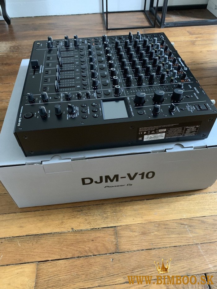 2x Pioneer DJ CDJ-3000-W + 1x DJM-900NXS2-W, Pioneer DJ DJM-V10-LF, Pioneer DJM-A9, Pioneer CDJ-Tour