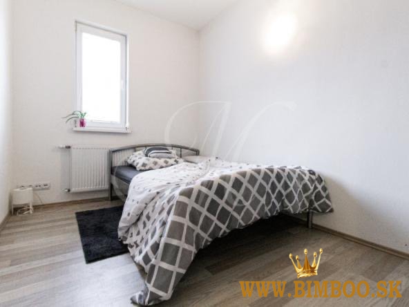  BLACK FRIDAY – prvý mesiac o 50 € lacnejšie!  Prenájom 2-izbového bytu – Gorkého ulica, absolútne c