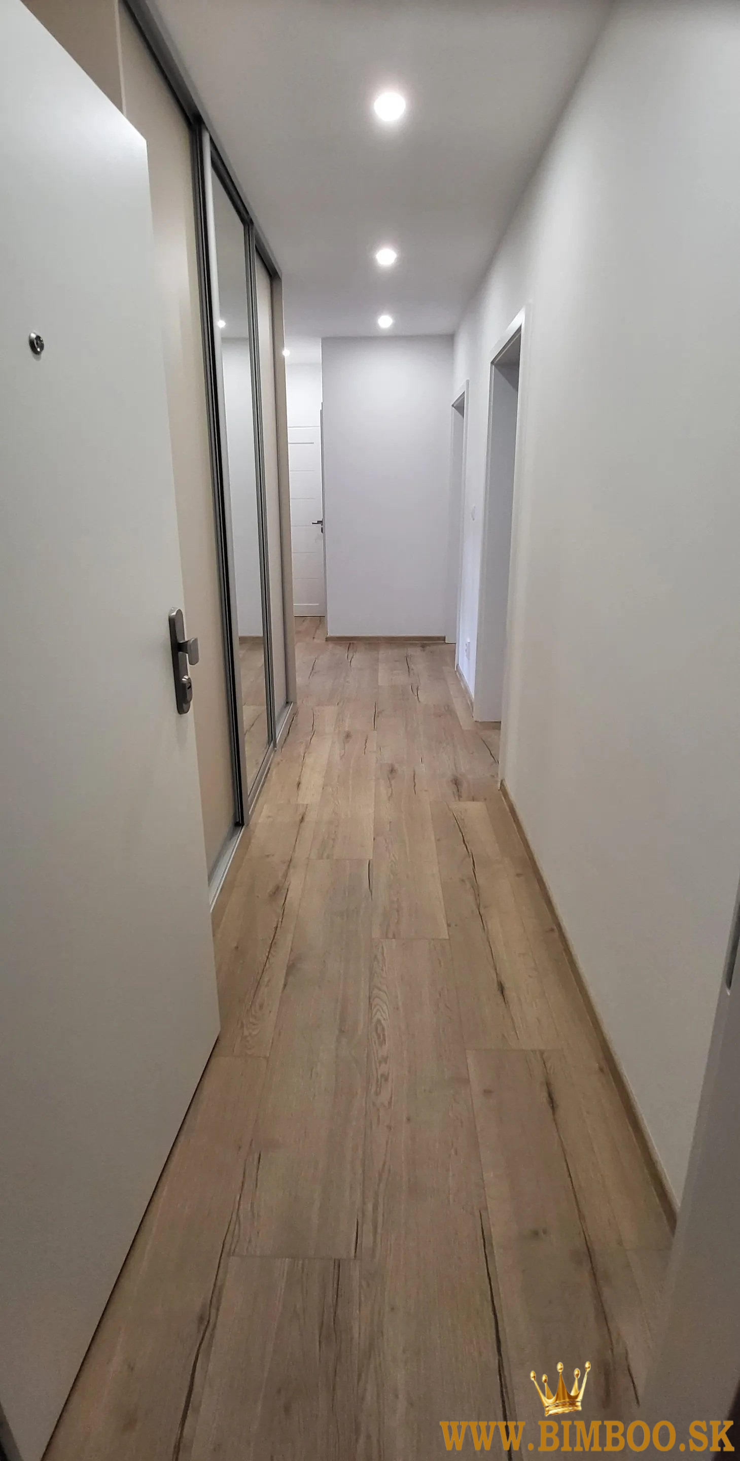 Prenájom 3-izbového bytu – Radarová, Bratislava 