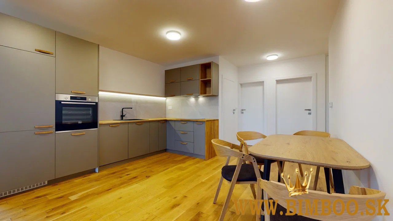 Prenájom 4-izbového bytu – Martinengova ul.,