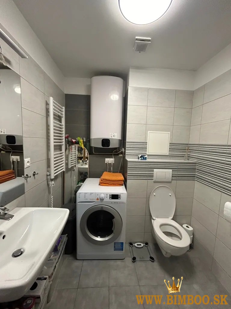   Prenájom 1,5-izbového bytu s balkónom – Uzbecká, 