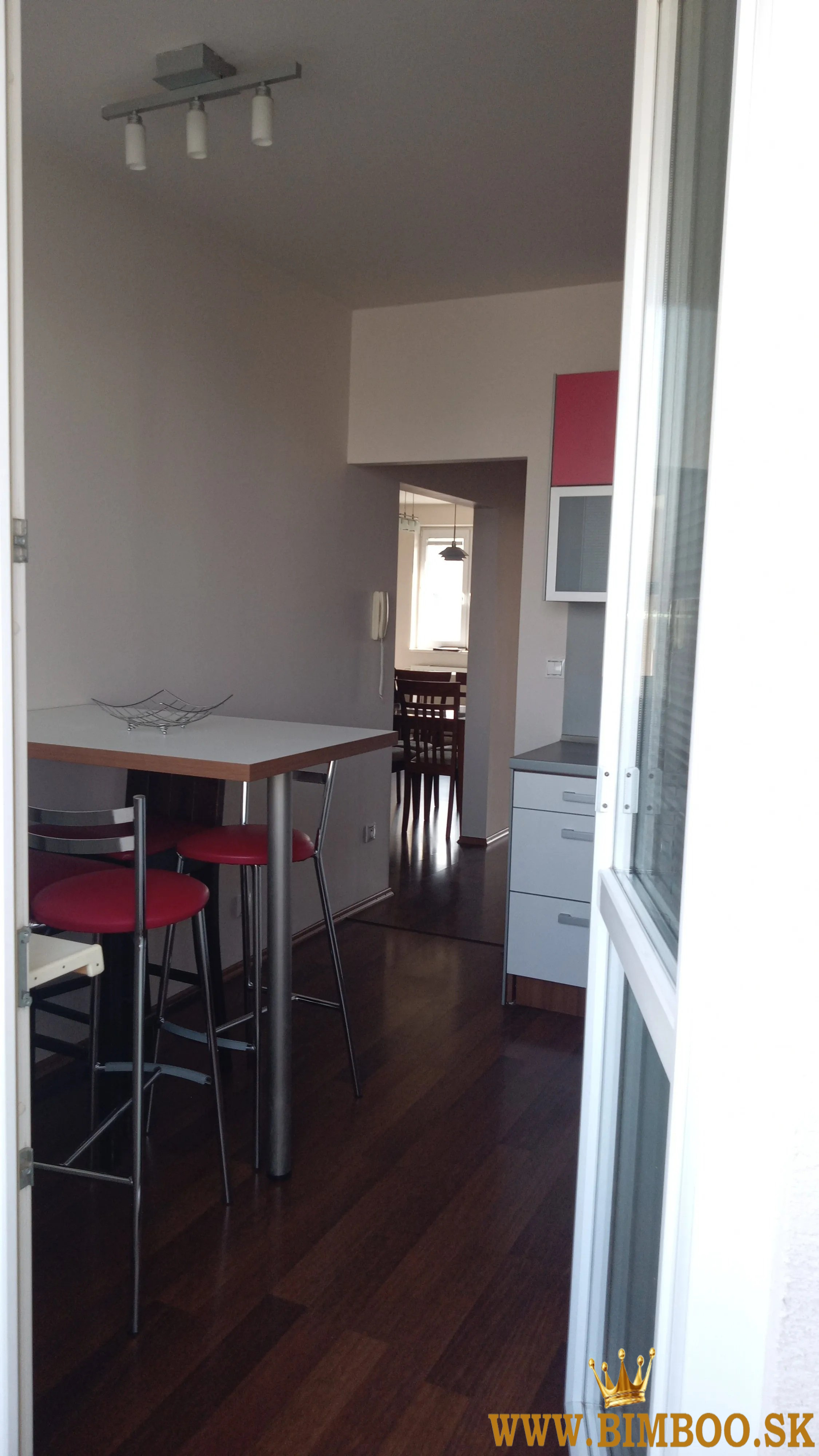 Prenájom 4-izbového bytu – Jiráskova ulica, Bratislava 