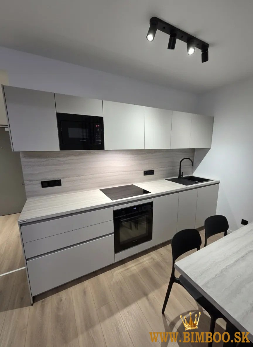 Prenájom: 3-izbový byt – Belinského