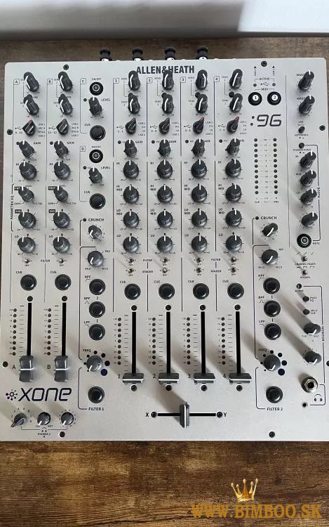 PLAYdifferently MODEL 1, Allen & Heath XONE 96 DJ mixážní pult, Denon DJ X1800 Prime Mixer, Denon Dj