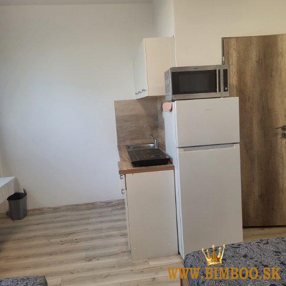  Prenájom moderného 1-izbového bytu – Bratislava, Vrakuňa (Hradská