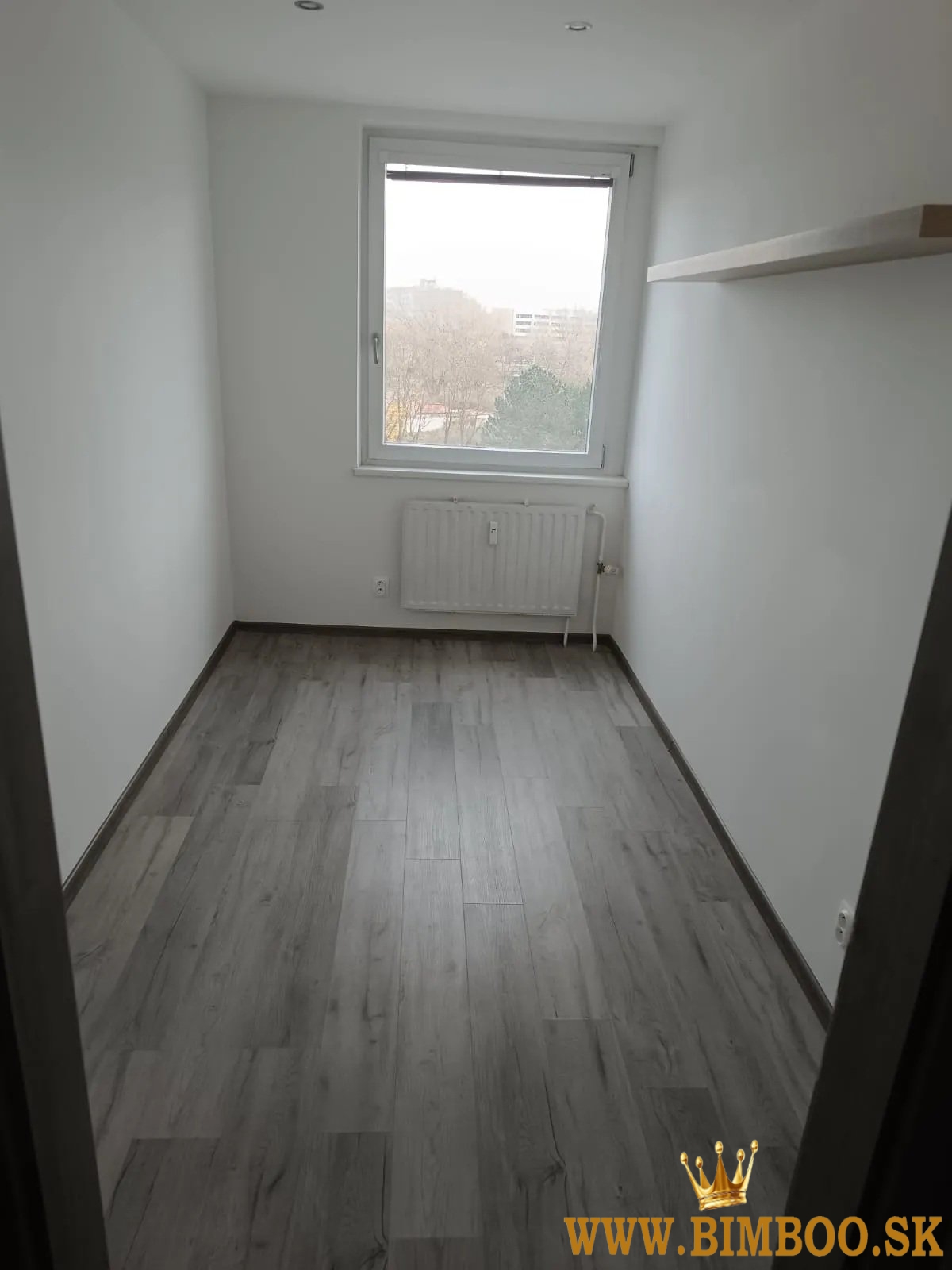 Prenájom: 3-izbový byt – Belinského