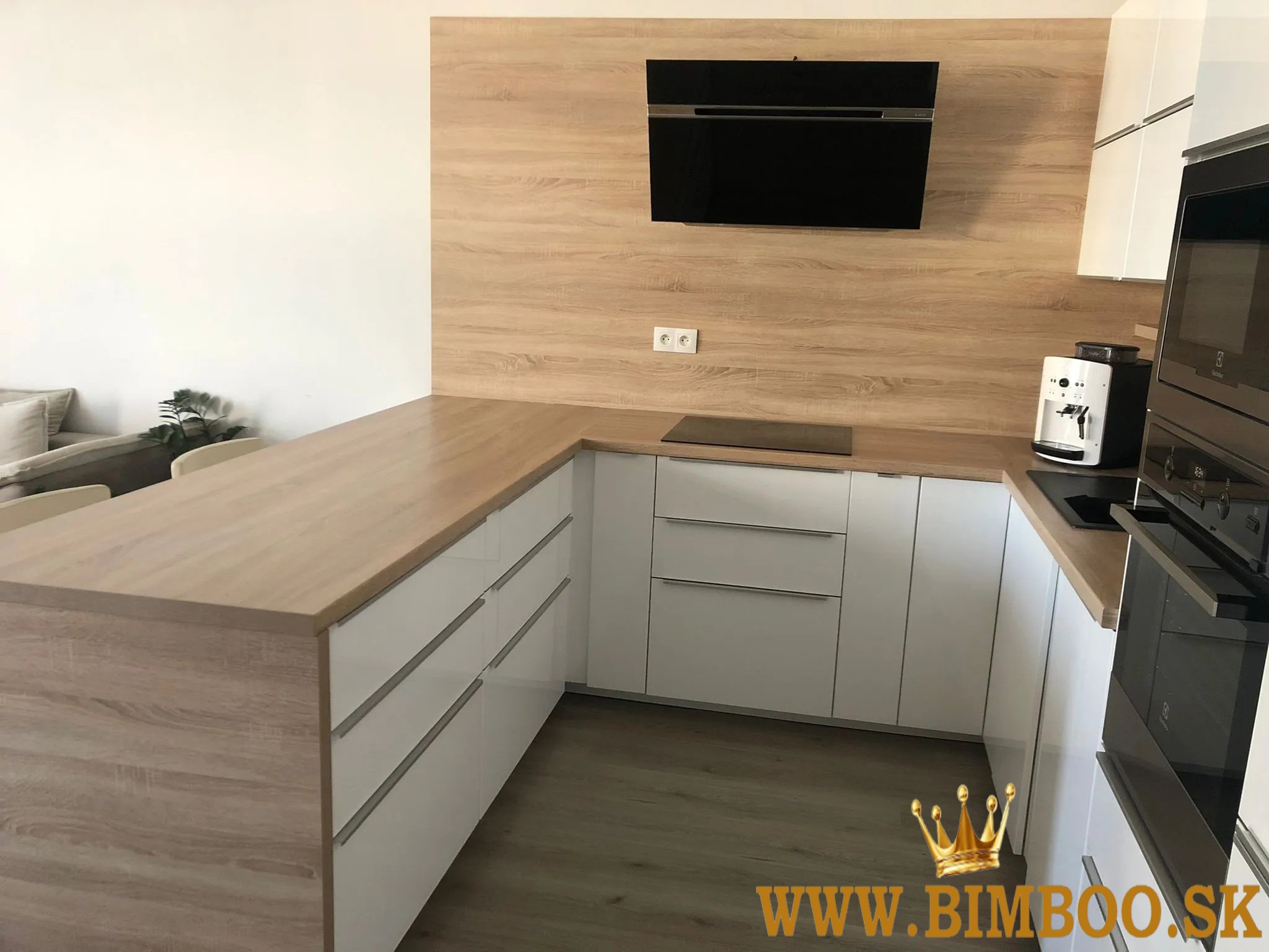  Prenájom 2-izbového apartmánu s balkónom a parkovacím miestom – Závodu Matador, 