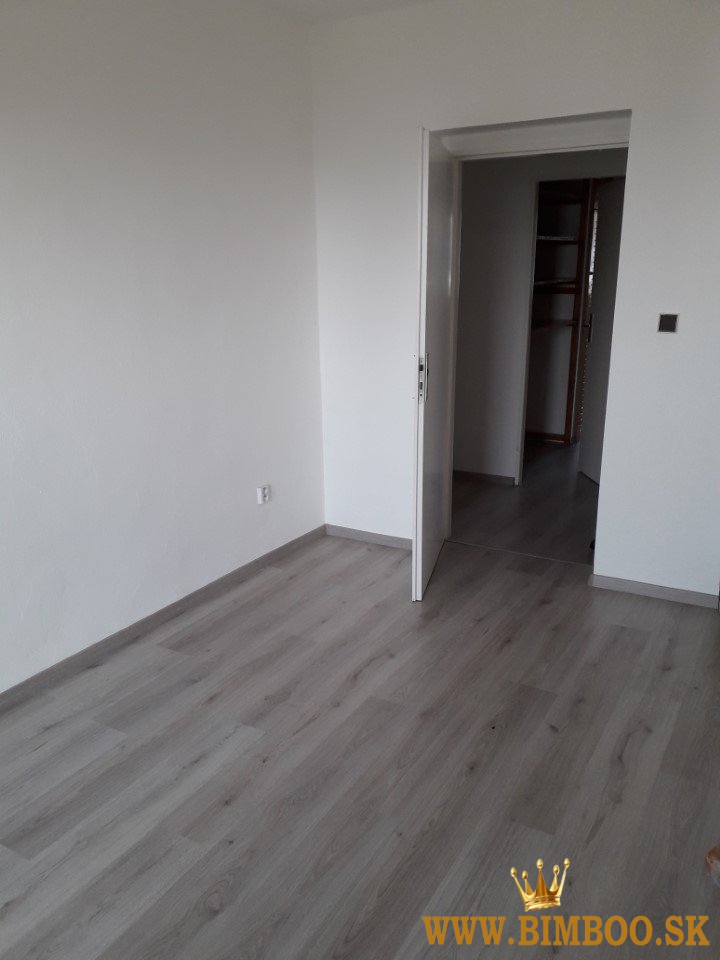 Prenájom 4-izbového bytu – Martinengova ul