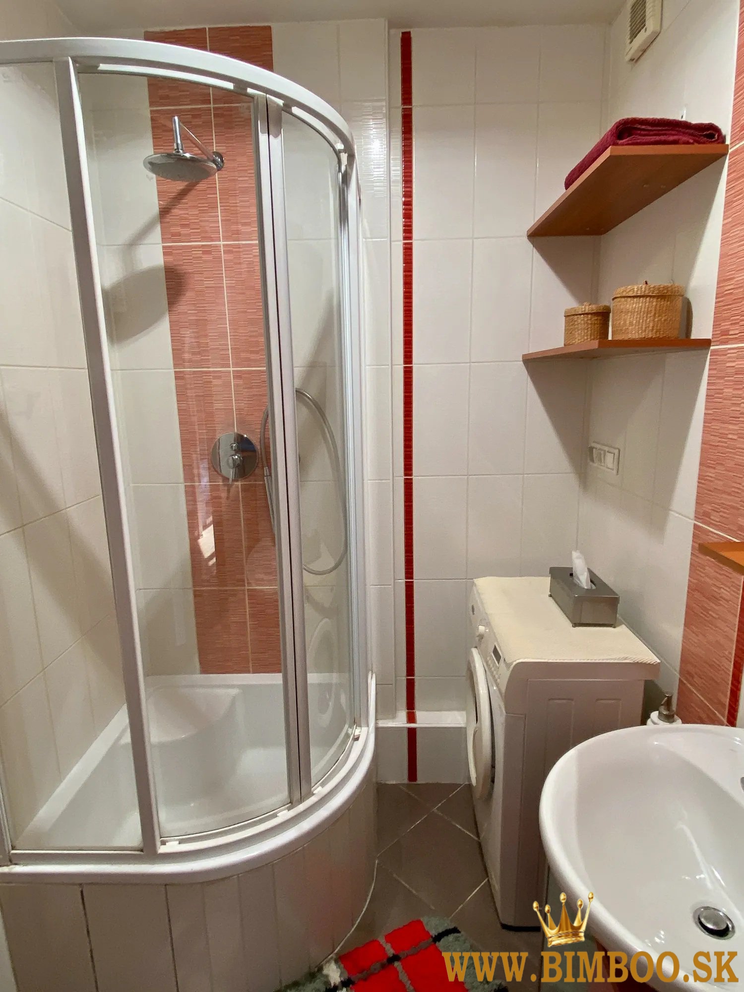 Prenájom: 3-izbový byt – Belinského