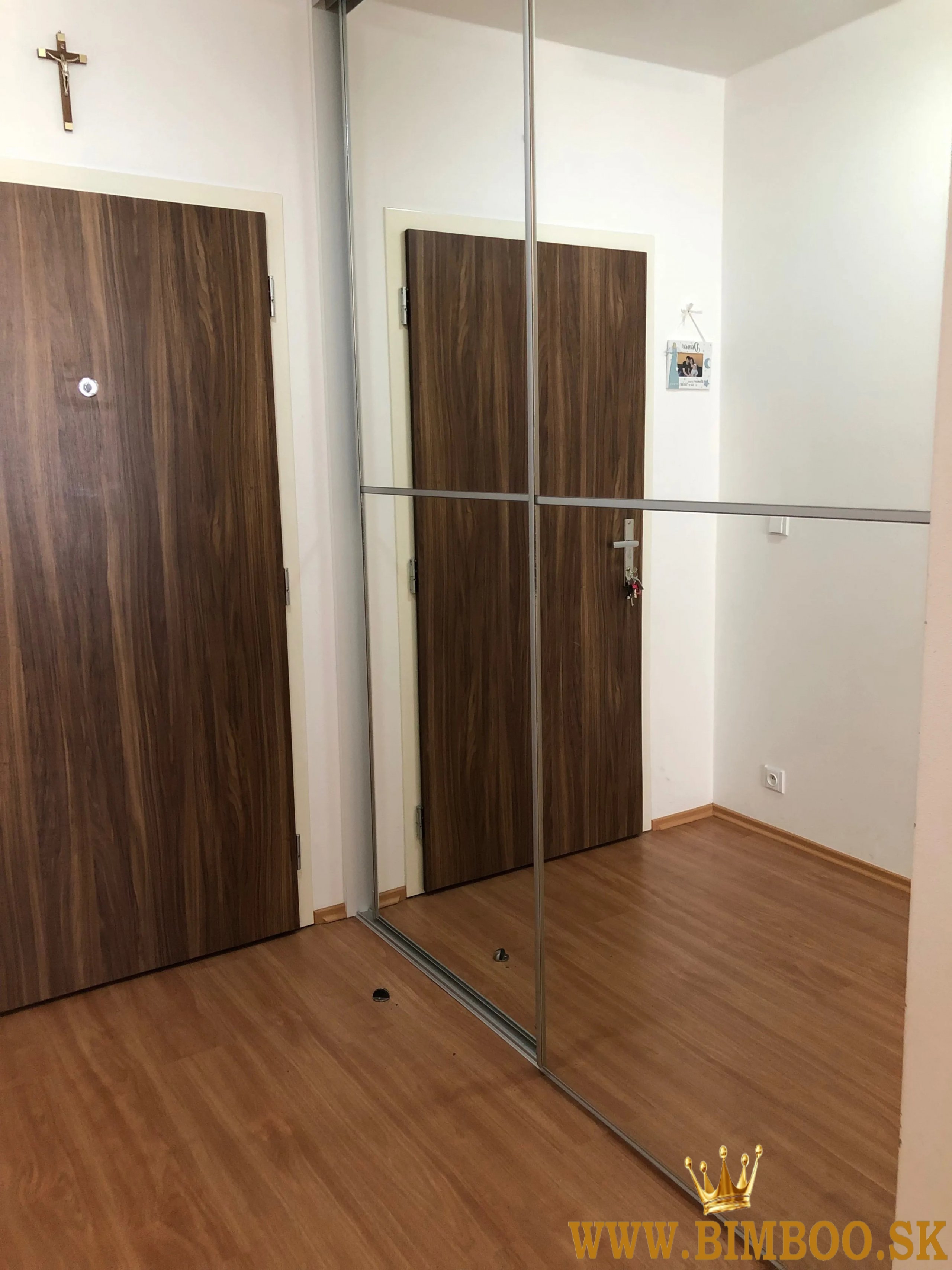 Prenájom: 3-izbový byt – Belinského