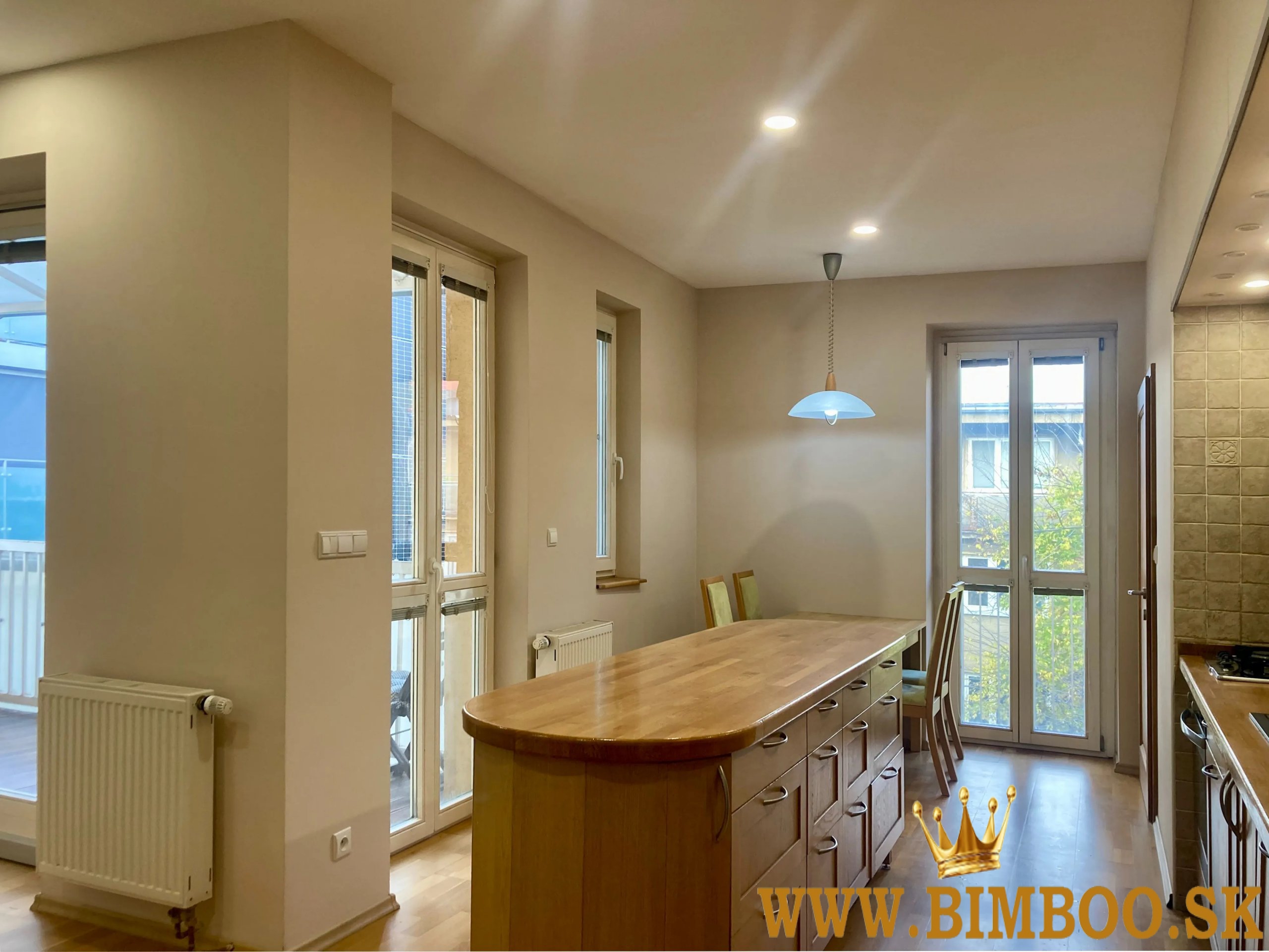 Prenájom 4-izbového bytu v centre – Šoltésovej ulica (