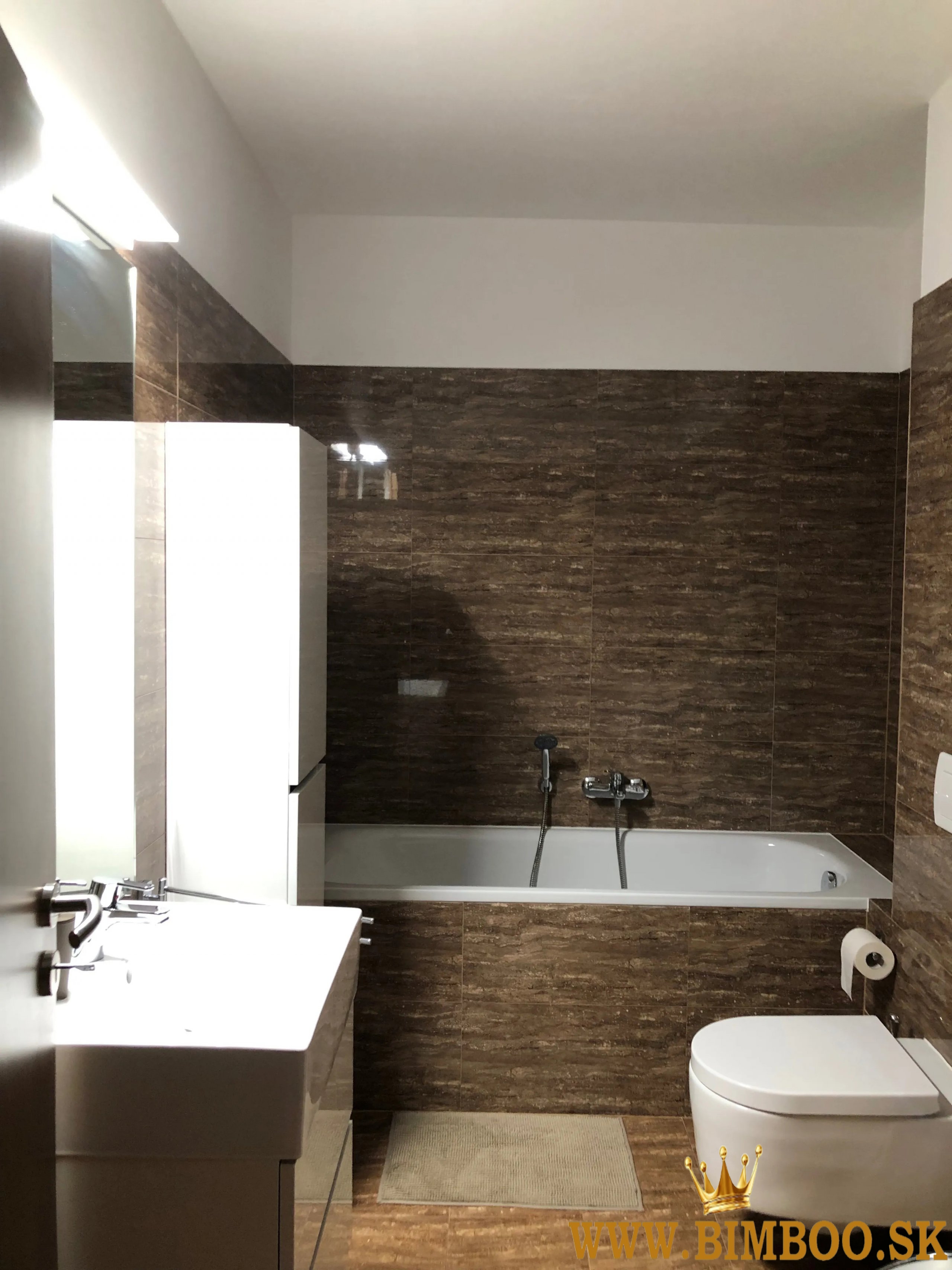 Prenájom: 3-izbový byt – Belinského