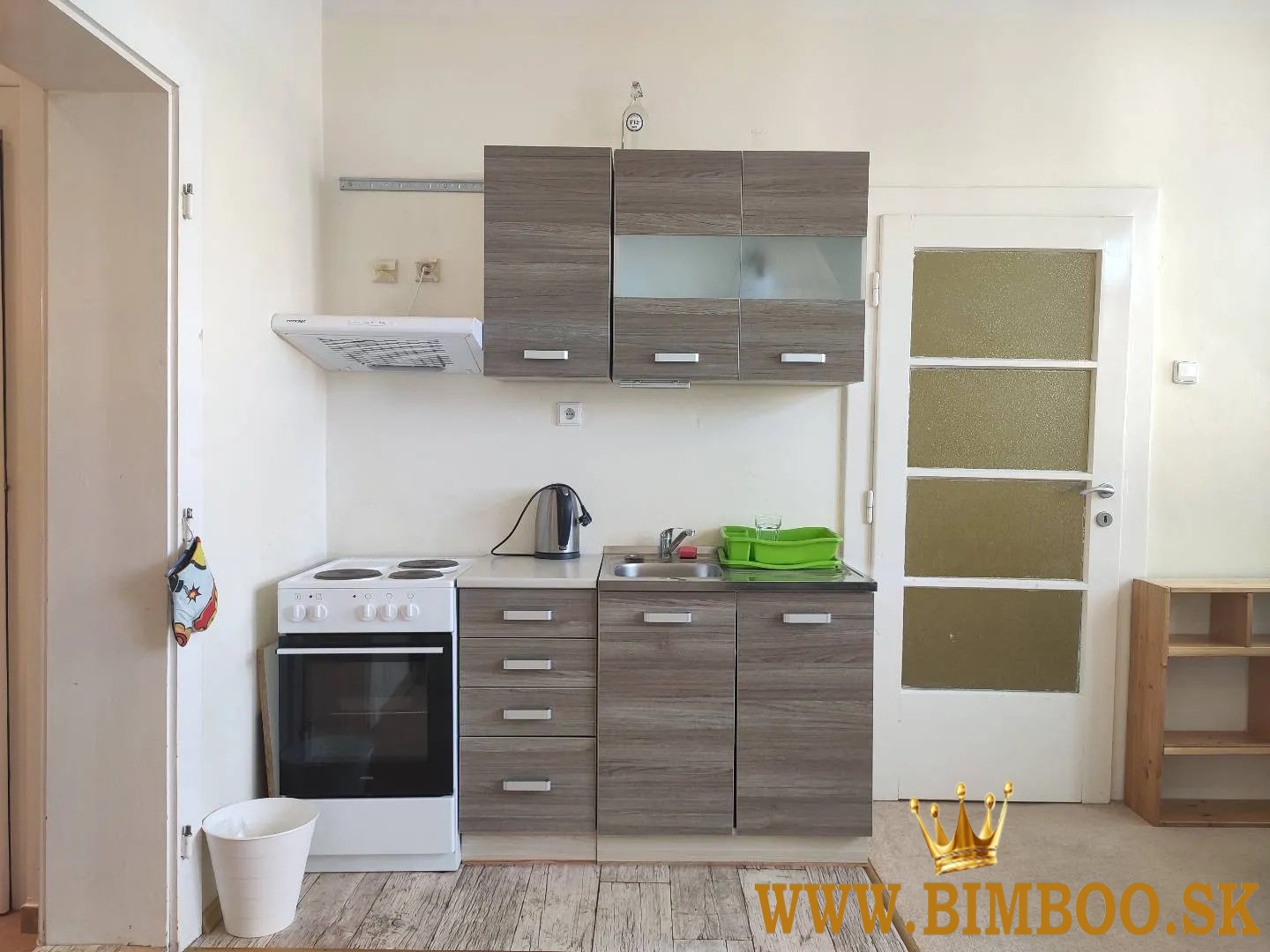 Ponúkame na prenájom svetlý 1 -izbový byt (40 m²) na Pražskej ulici 