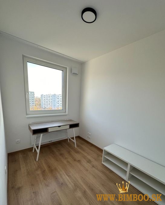 Exkluzívne Vám ponúkame na predaj pozemok na výstavbu rodinného domu s výmerou 684 m² v obci Hviezdo