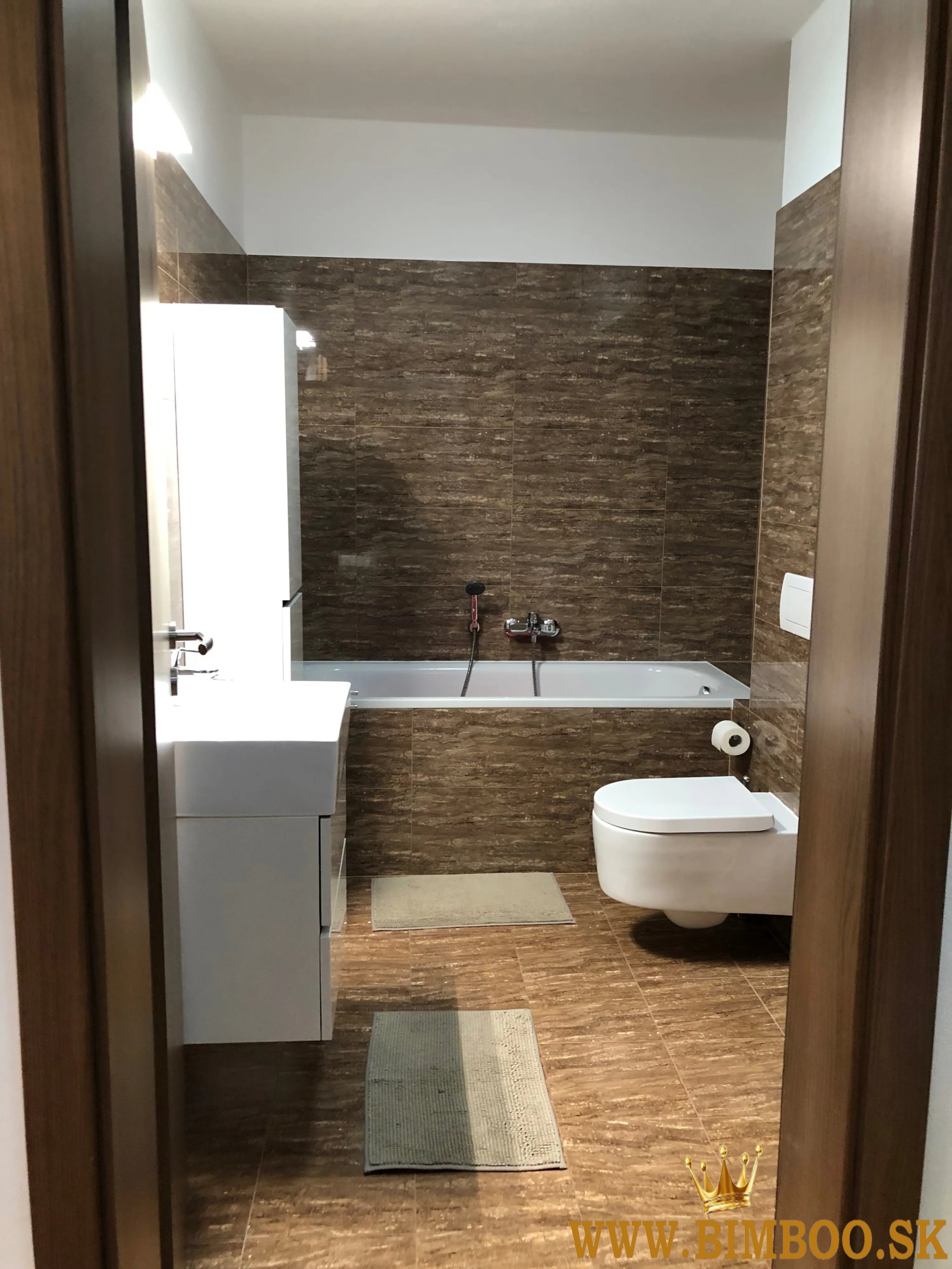 Prenájom: 3-izbový byt – Belinského