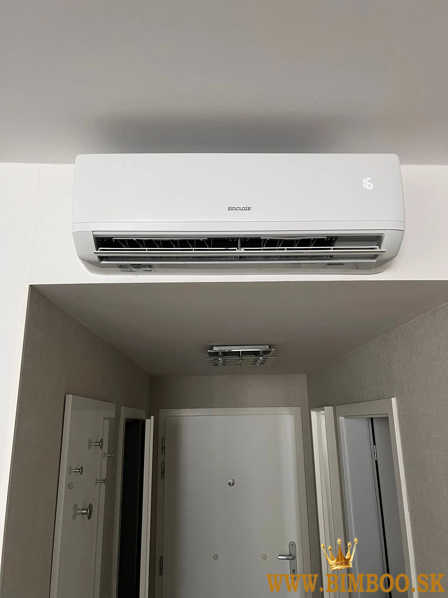  Prenájom 2-izbového apartmánu s balkónom a parkovacím miestom – Závodu Matador, 