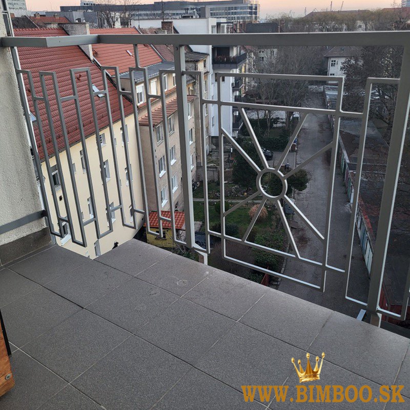 Prenájom  3 izbového bytu na Dulovom námestie