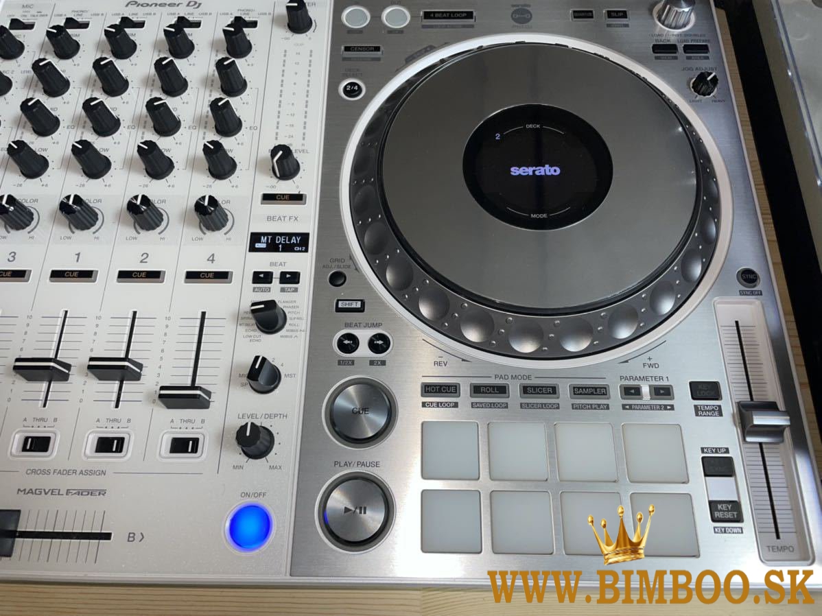 Pioneer CDJ-3000, Pioneer CDJ 2000NXS2, Pioneer DJM 900NXS2, Pioneer DJM-V10, Pioneer DJM-S11 Mixer