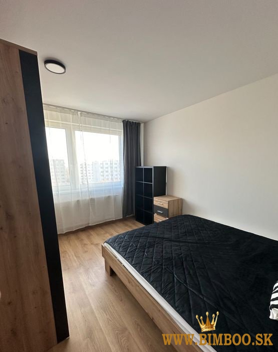 Exkluzívne Vám ponúkame na predaj pozemok na výstavbu rodinného domu s výmerou 684 m² v obci Hviezdo