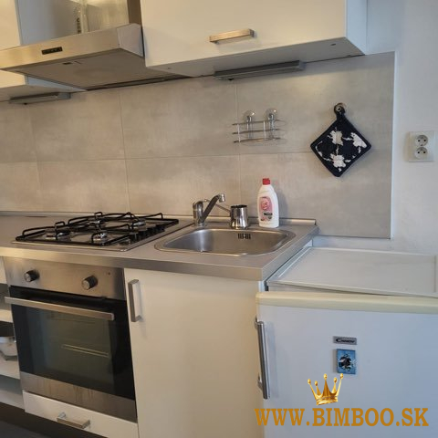 Bývajte v srdci Bratislavy – štýlový 2-izbový byt na Gorkého u