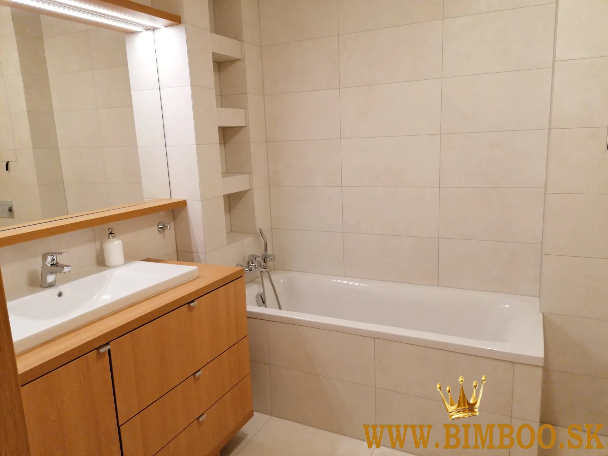  Luxusný 2-izbový byt s panoramatickým výhľadom v srdci Bratislavy 