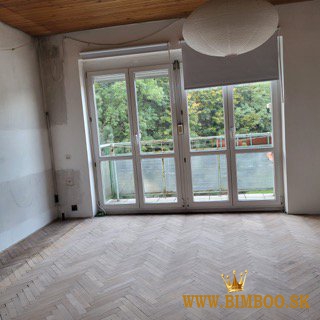 Na predaj 3-izbový byt s balkónom, pivnicou a samostatnou garážou 