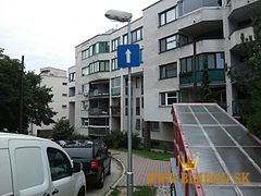 ???? Prenájom kompletne zariadenej garzónky – Majerská ulica, 