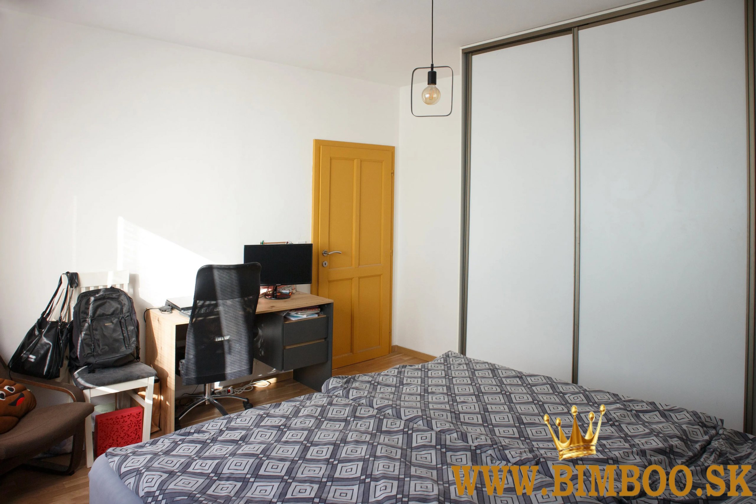 Prenájom: 3-izbový byt – Belinského