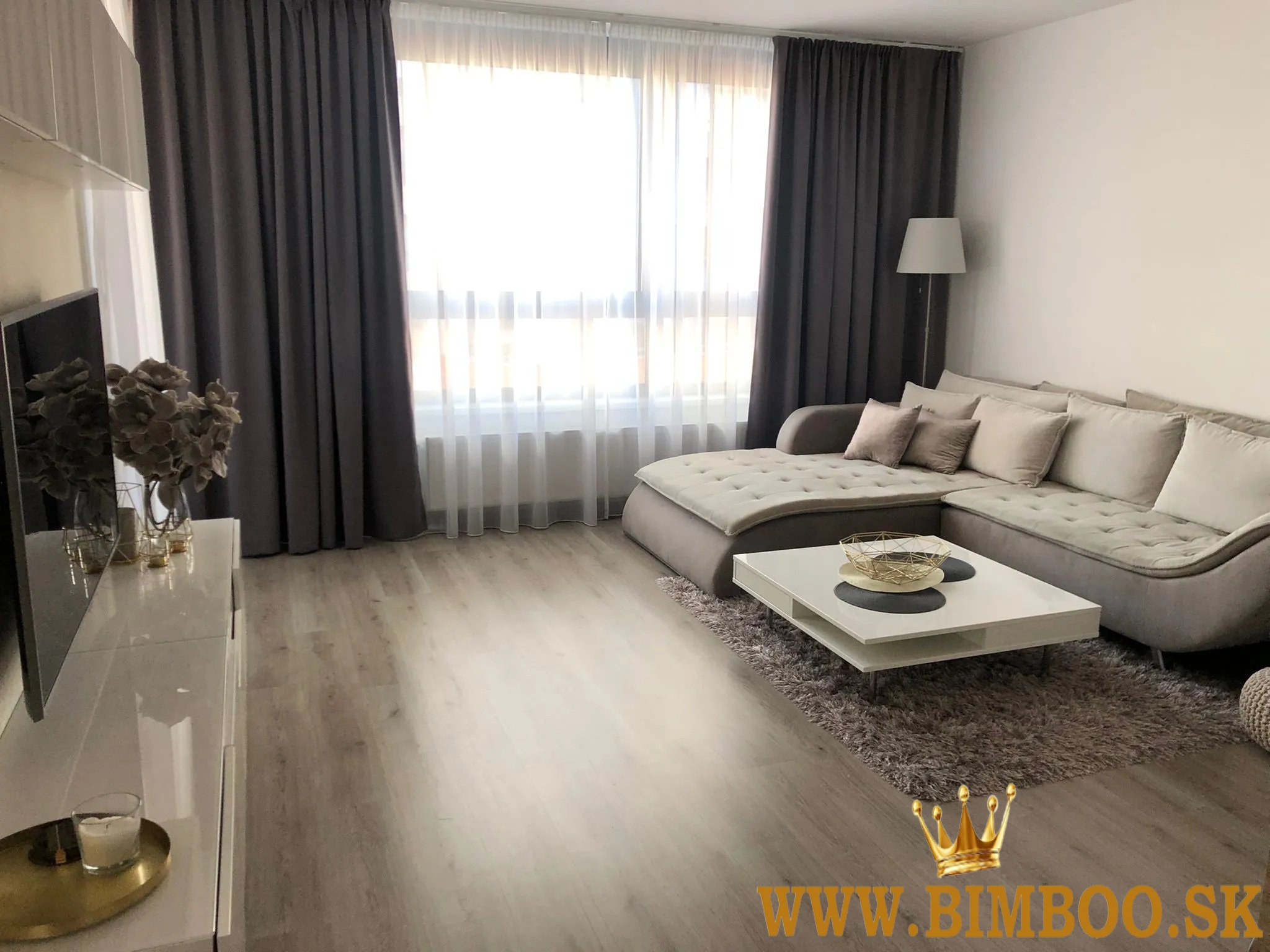  Prenájom 2-izbového apartmánu s balkónom a parkovacím miestom – Závodu Matador, 