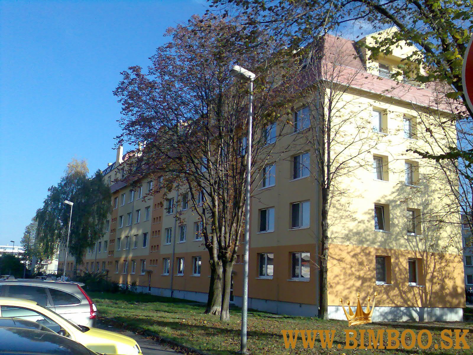  Ponúkame na prenájom pekný 3- izbový byt vo výbornej tichej 