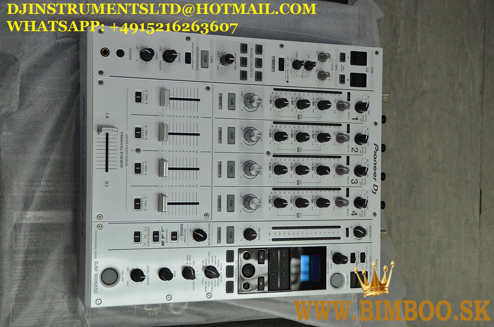 2x Pioneer DJ CDJ-3000-W + 1x DJM-900NXS2-W, Pioneer DJ DJM-V10-LF, Pioneer DJM-A9, Pioneer CDJ-Tour